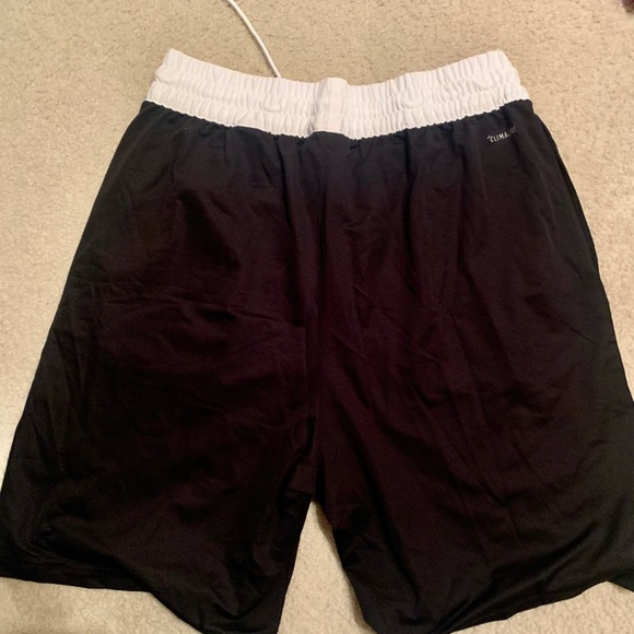 New Men’s Adidas Training Shorts size L. Beautiful and very comfortable. - Picture 3 of 6